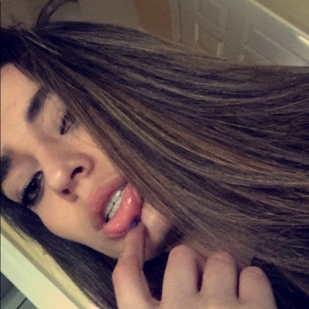 Meet your Posher, Paola